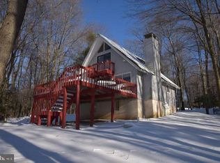 1293 Arrowhead Dr, Pocono Lake, PA