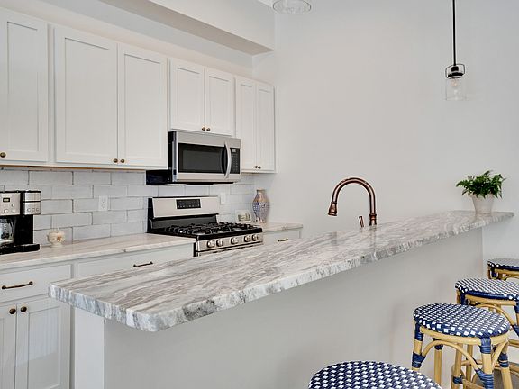 3rd image of 1619 E 12th St #103