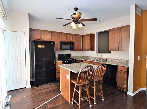 5th image of 818 Summit Creek Dr