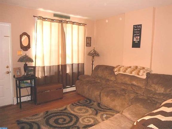 5th image of 640 Woodland Ave