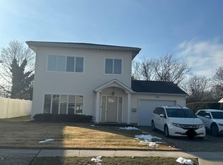 14 Virginia Rd, Syosset, NY 11791