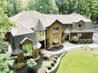 42 Lake Lacoma Dr, Pittsford, NY 14534