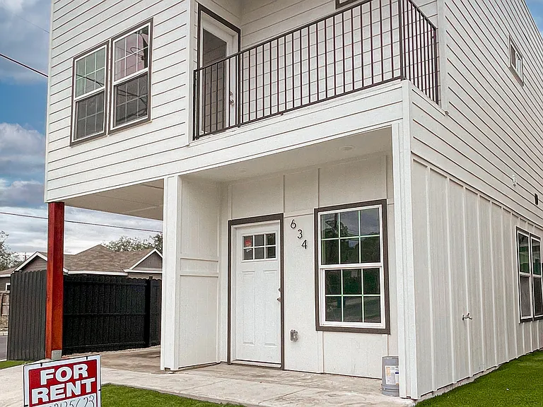 626 Iowa St — Photo 23