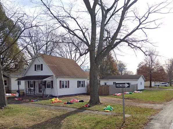 3121 Shelby Ave, Mattoon, IL 61938