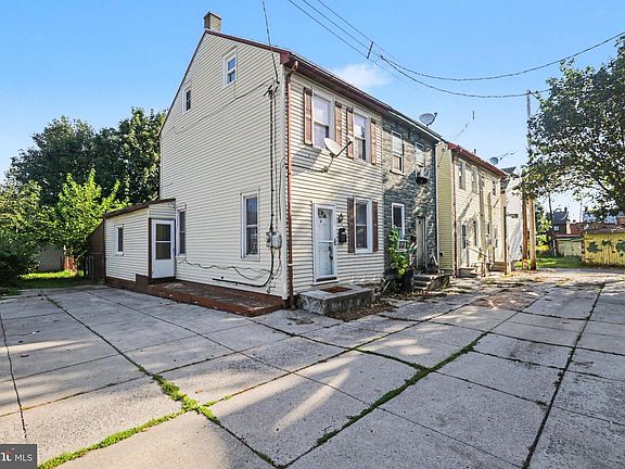 2nd image of 1019 Orchard Ave