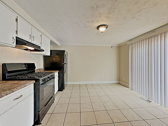 5th image of 3585 Shrewsbury Ct