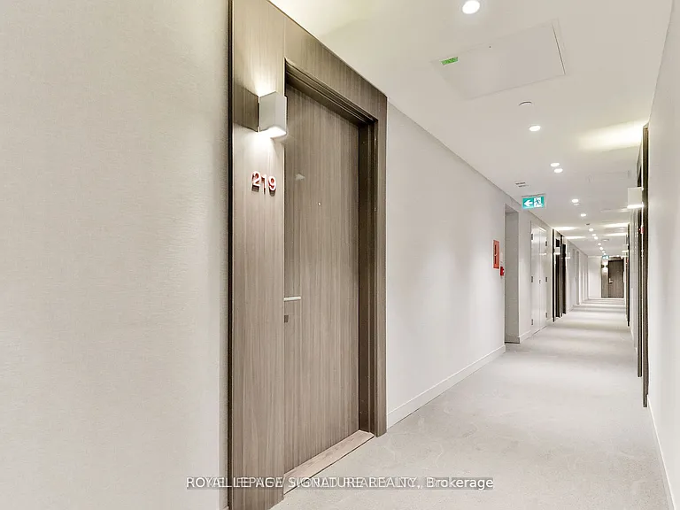 185 Roehampton Ave #219 — Photo 3