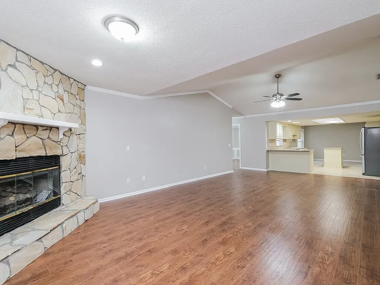 1590 Rain Bird Ct — Photo 4