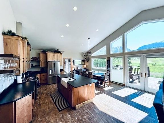 5th image of 1819 Falcon Dr