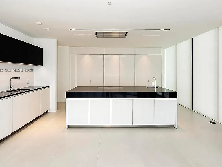 1000 Biscayne Blvd #2002 — Photo 14