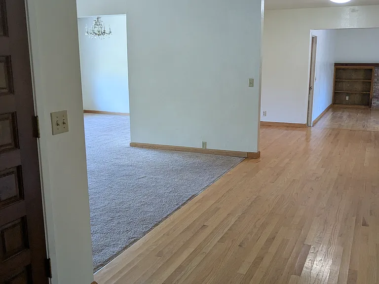 2429 Woodstock Ct — Photo 2