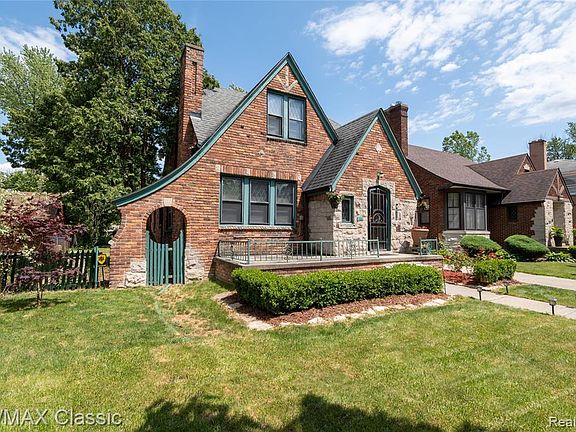 2nd image of 15084 Rosemont Ave