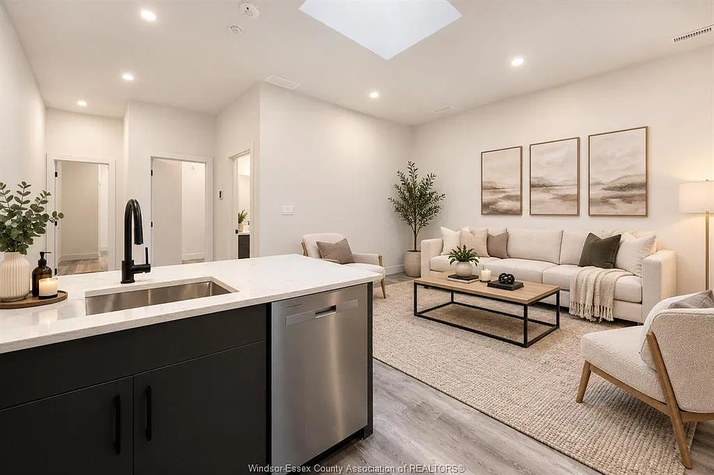 930 Marion Ave — Photo 2