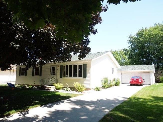 1st image of 801 Chester Pl