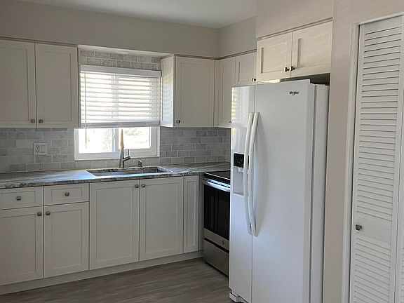 2nd image of 2304 Ringling Blvd APT 210