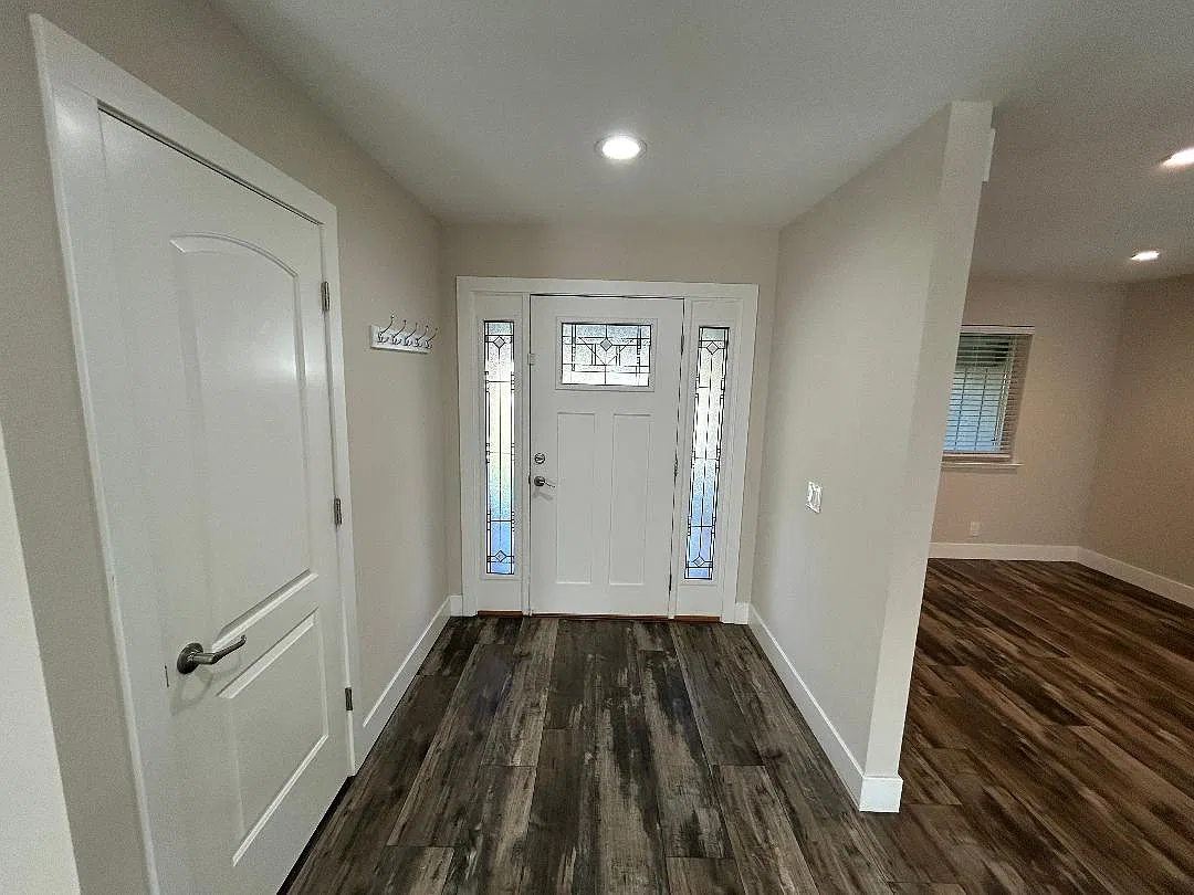 3 bed, 2073 sqft, $3,250 — Photo 4