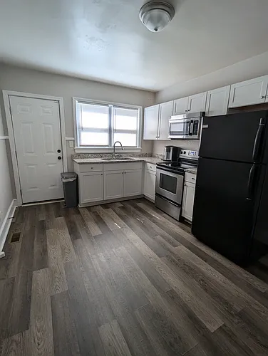 108 Edgeworth St #B Photo 1 108 Edgeworth St #B Photo 1