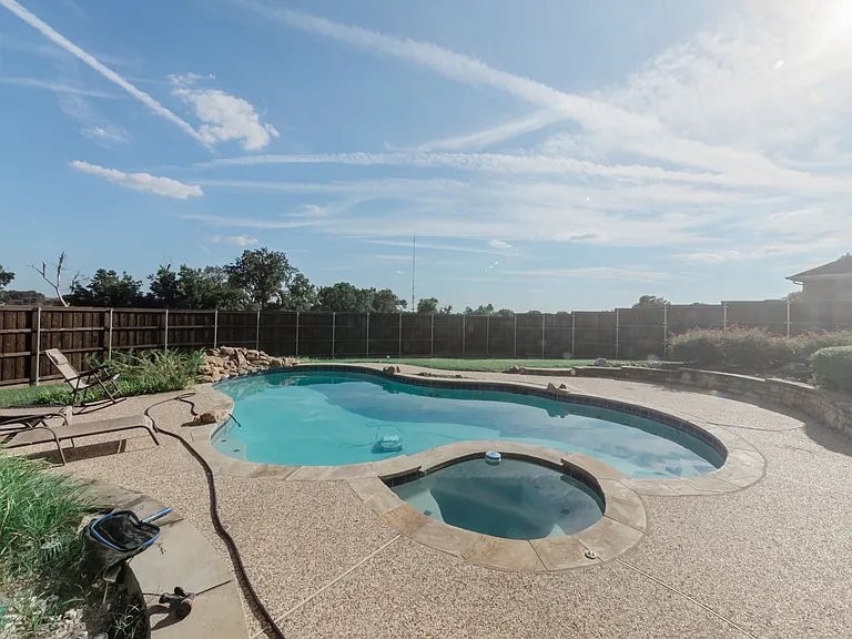 3400 Silverwood Dr — Photo 10