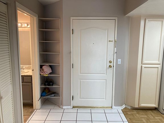 4th image of 4755 Templeton St