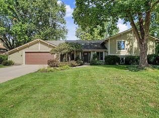1381 Hickoryview Ct, Dayton, OH 45458