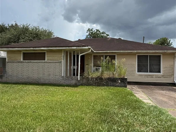 3306 Cedarcrest Dr, Pasadena, TX 77503