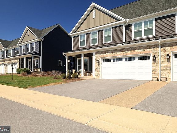 3rd image of 113 Aeropointe Ln