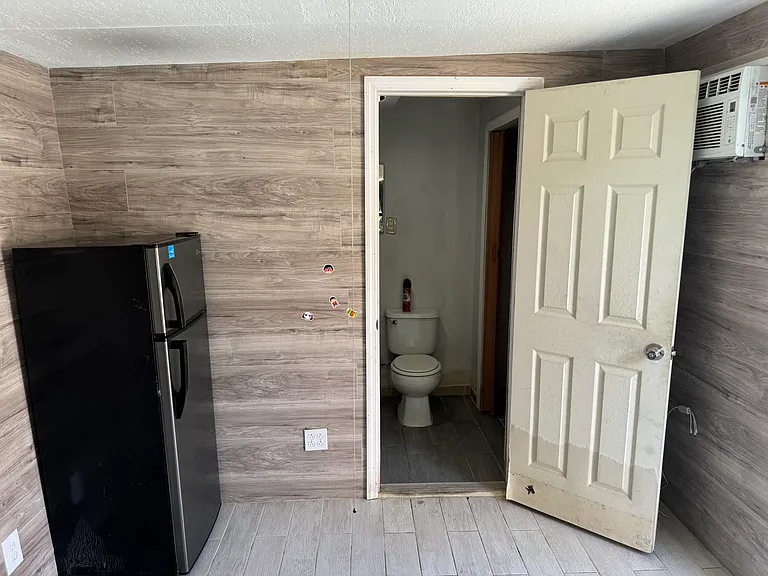12313 NE 11th Ct — Photo 4