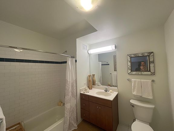 5th image of 450 E Waterside Dr #101