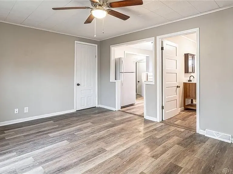 2832 Ferncliff Ave — Photo 12