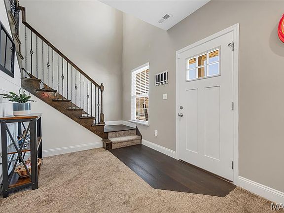3rd image of 1001 Remington Dr