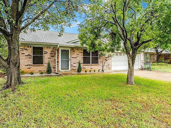 3rd image of 6228 Cool Springs Dr