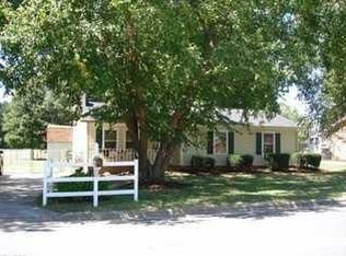 621 Oakhurst St, Kernersville, NC 27284