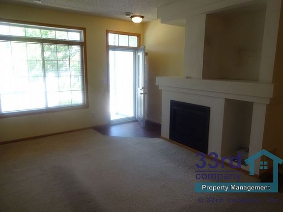 3rd image of 28 River Woods Dr W