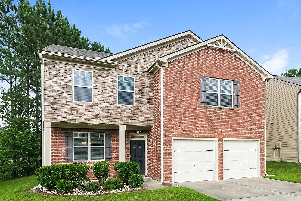 4 bed, 2.5 bath, 2288 sqft, $2,475 — Photo 4