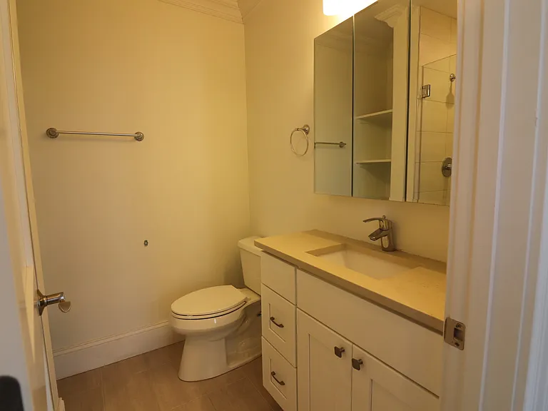 140 Minden St #2 — Photo 9