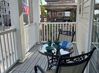 15 K St APT 1, Hampton, NH 03842