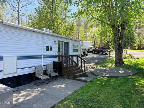 3rd image of 4229 E Pkwy Lot 118