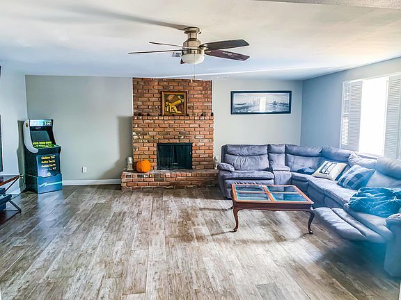 3rd image of 3542 E Friess Dr