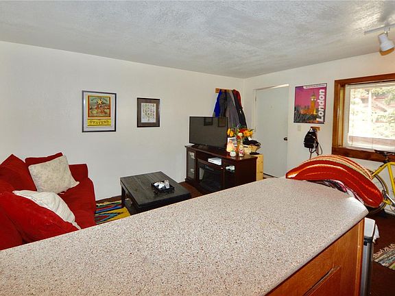 5th image of 214 S Harris St #203