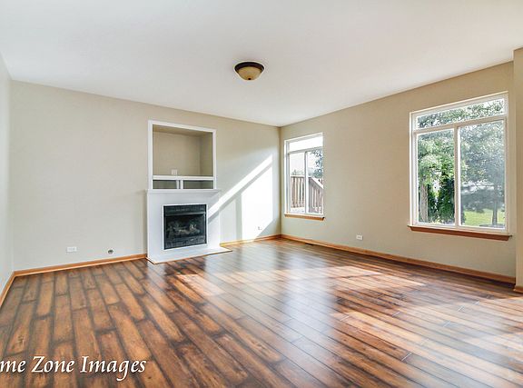 4th image of 2716 Stonebridge Dr
