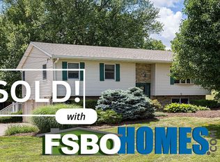 5671 Kerrs Ln, Bettendorf, IA 52722