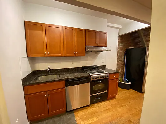 Rented by One New York Realty Inc | media 24