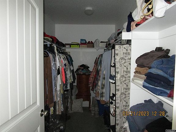 4th image of 135 Fox Hills Dr