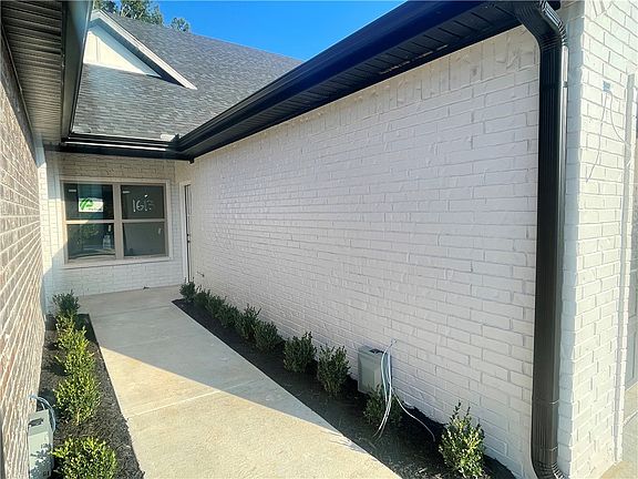 3rd image of 1613 S 17th Pl