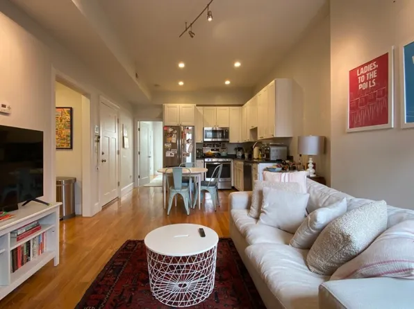 196 Central St APT 2, Somerville, MA 02145