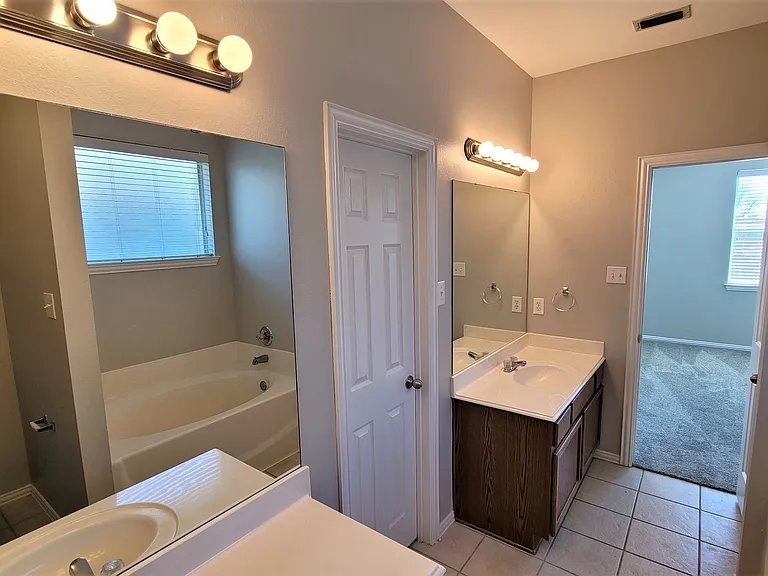 3408 Columbus St — Photo 14