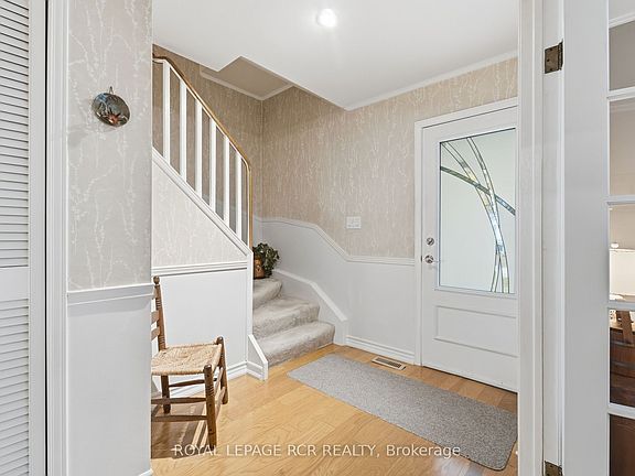 4th image of 62 Wright Cres