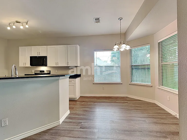 10931 S Falls Ter — Photo 4