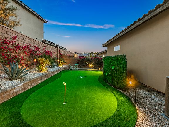 3-Hole Putting Green