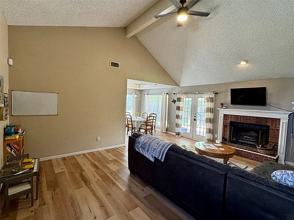 4th image of 950 Parsons Rd